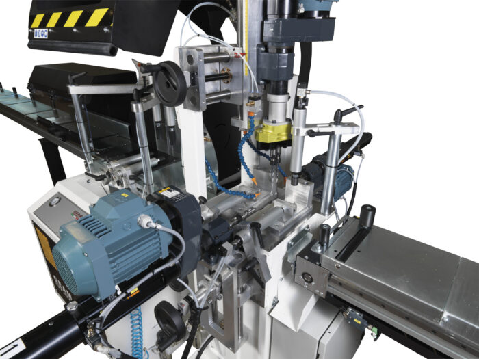 GEAM MERLIN TFF CNC ALUMÍNIUM PROFILMEGMUNKÁLÓGÉP - Image 3