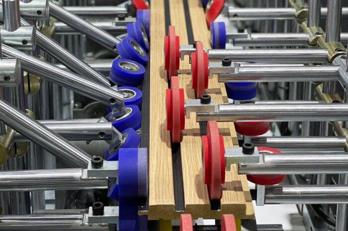 UNIMAK PW 35 P PROFILFÓLIÁZÓ GÉP PUR RAGASZTÓ FELHORDÓ RENDSZERREL - Image 5